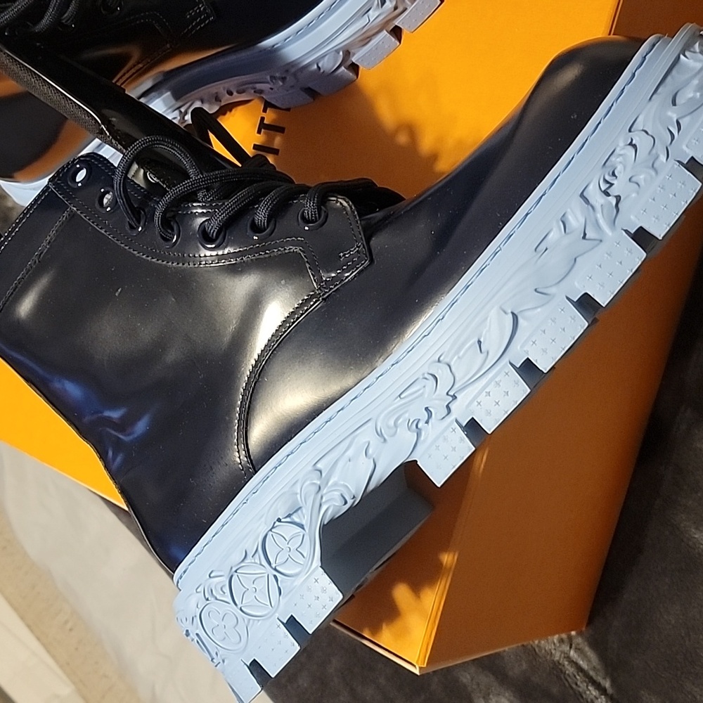 2023 Rare Edition,  limited supply Louis Vuitton Ankle Boots Size 13 - Picture 3 of 5